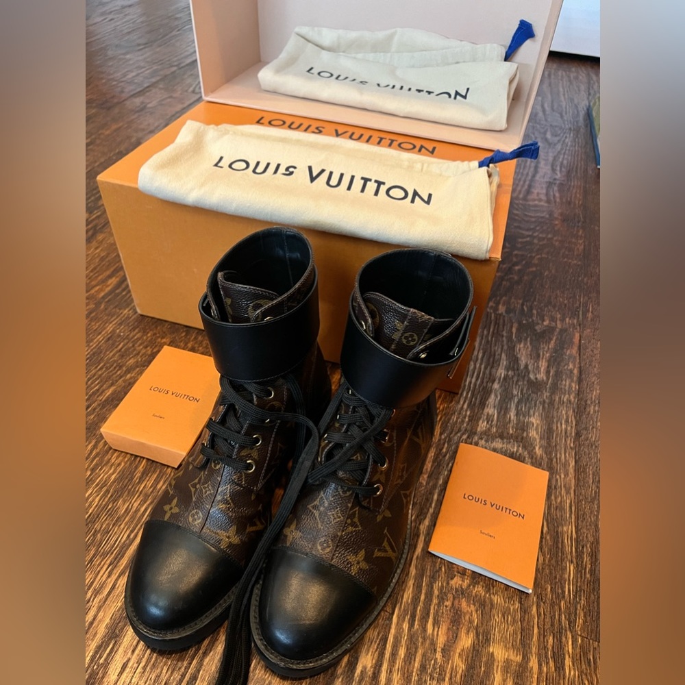 LV Wonderland Flat Ranger Boots Monogram Carvas Calf leather size 38